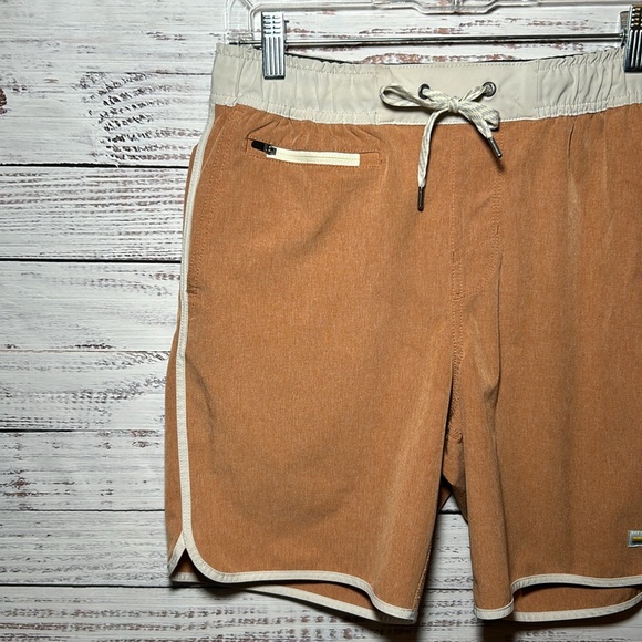 Vuori Banks Shorts Small - Picture 5 of 16